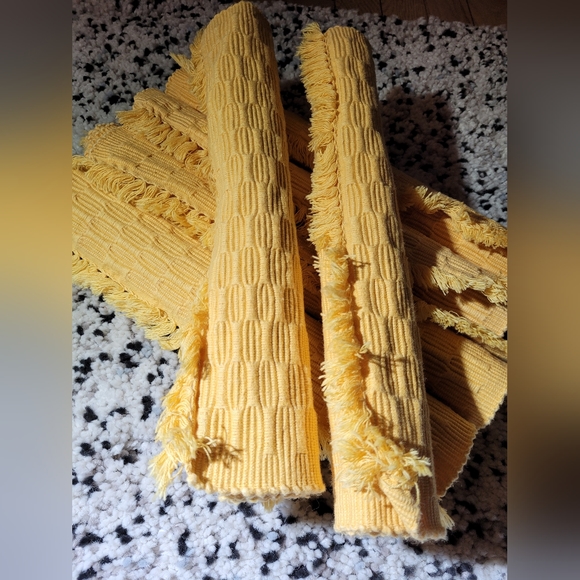 Place settings - Picture 2 of 5